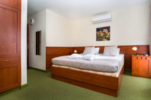 314817_edenrock.jpg